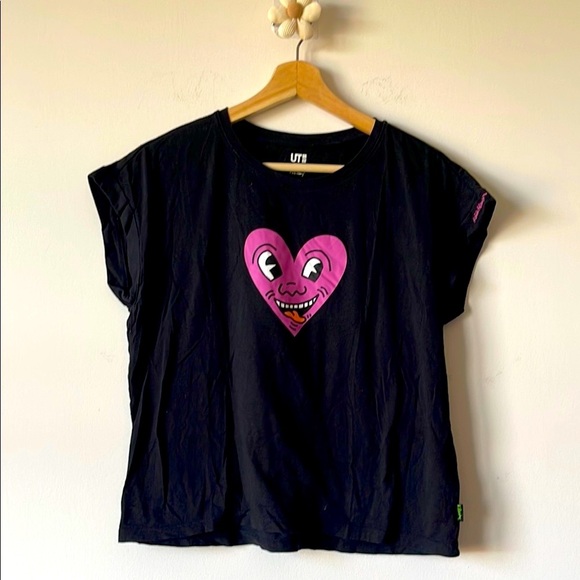 Uniqlo Keith Haring Short Sleeve Tee with Heart Design - Picture 1 of 2